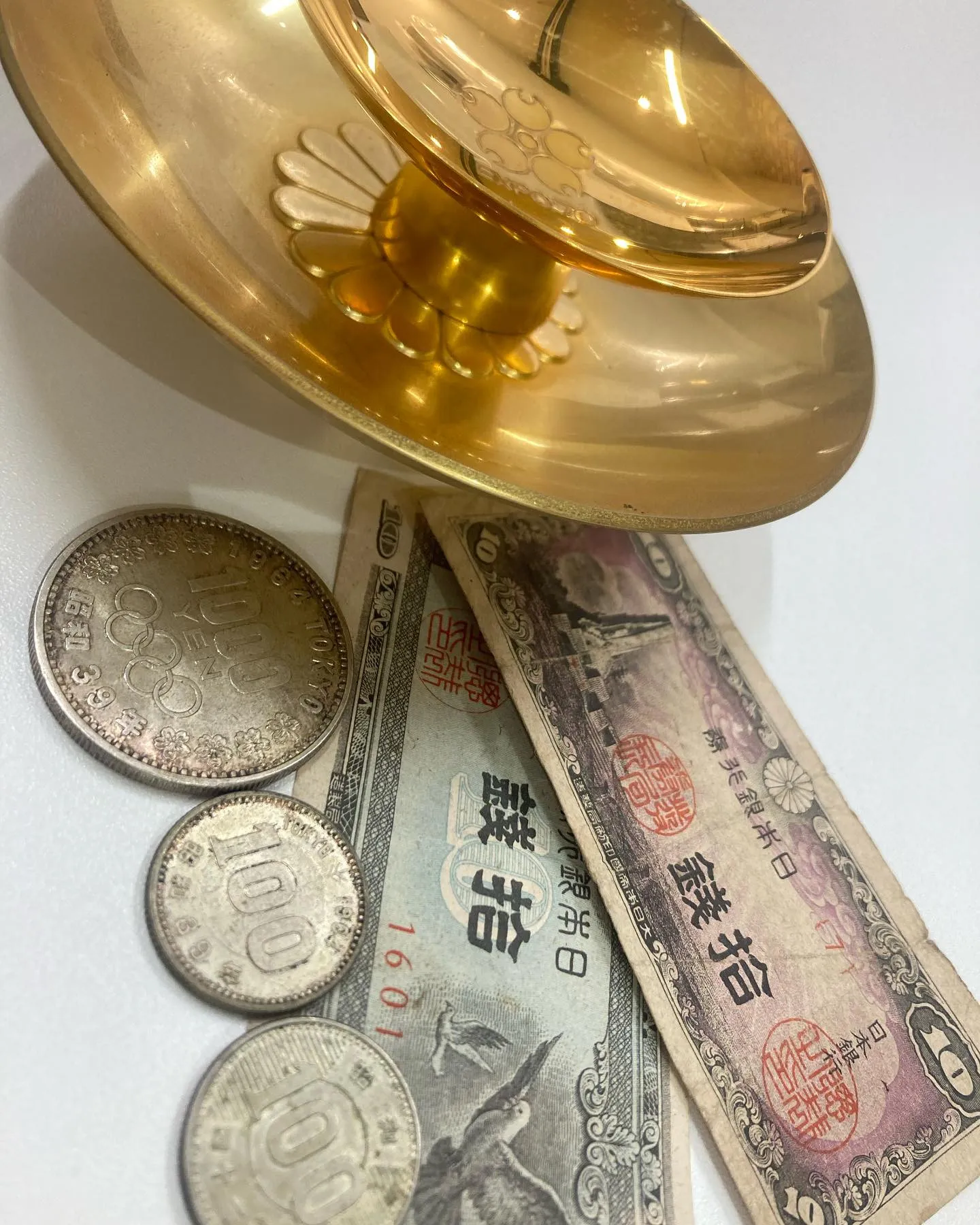 ⭐️古紙幣 古札 記念硬貨1000円銀貨 100円銀貨 金杯...